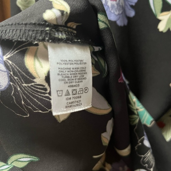 Floral Loft Blouse - Picture 3 of 5